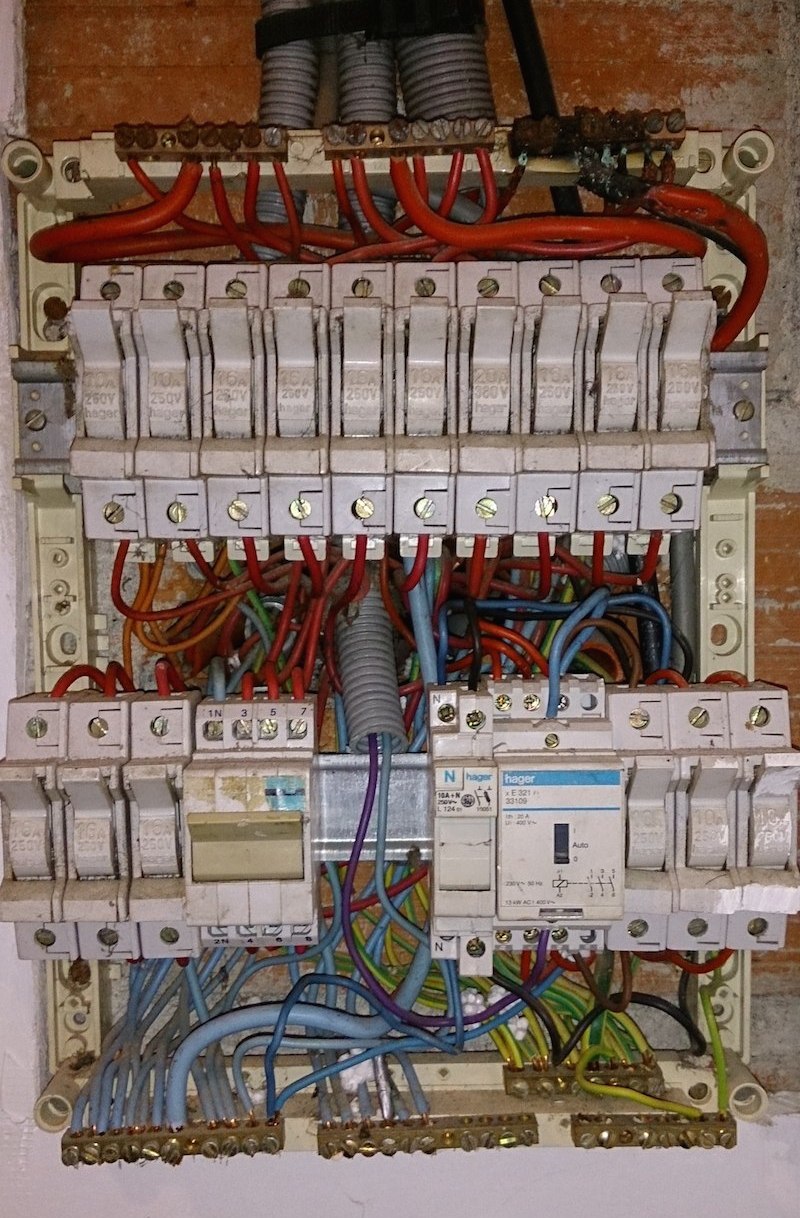 Tableau électrique vétuste mise en conformité