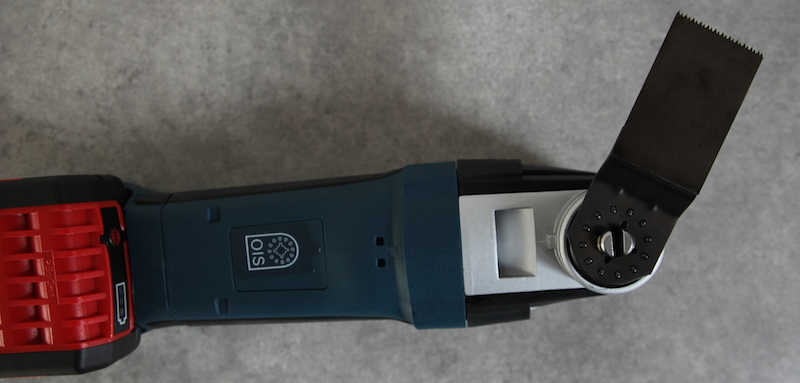 outil Multifonction Bosch pro GOP 18V-EC découpe en angle