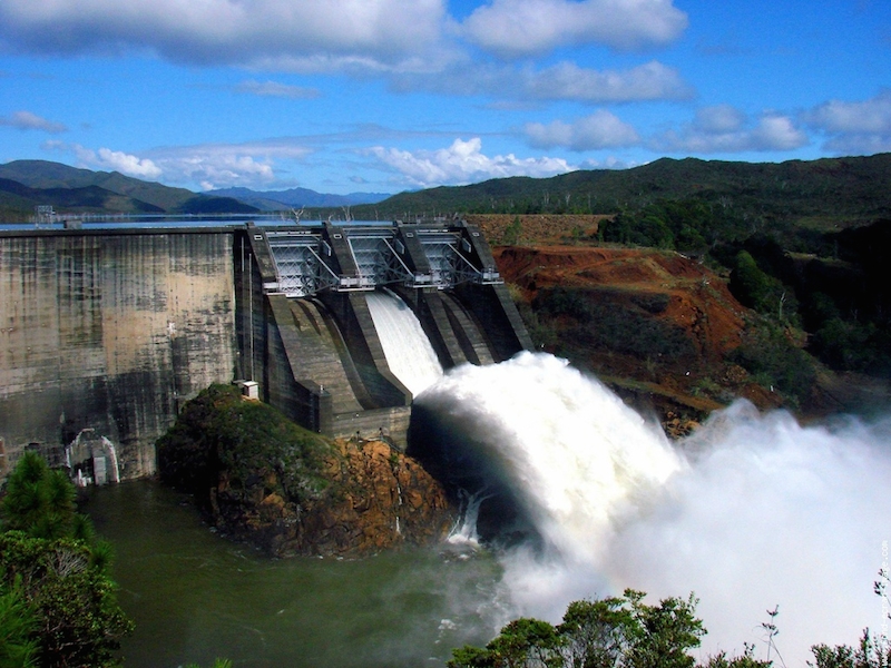Produire de l'électricité avec un barrage en montagne