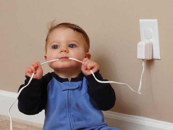 Les protections en électricité pour Bébé 