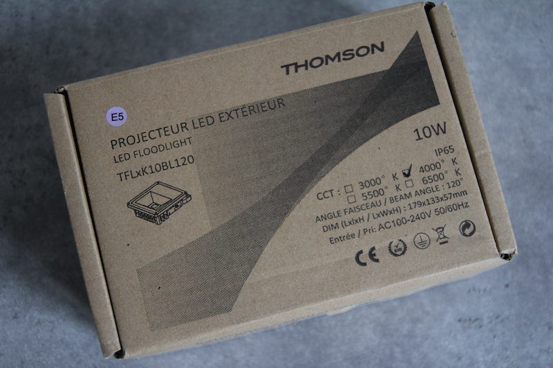 Projecteur LED Thomson 10W acheté sur batiwiz com