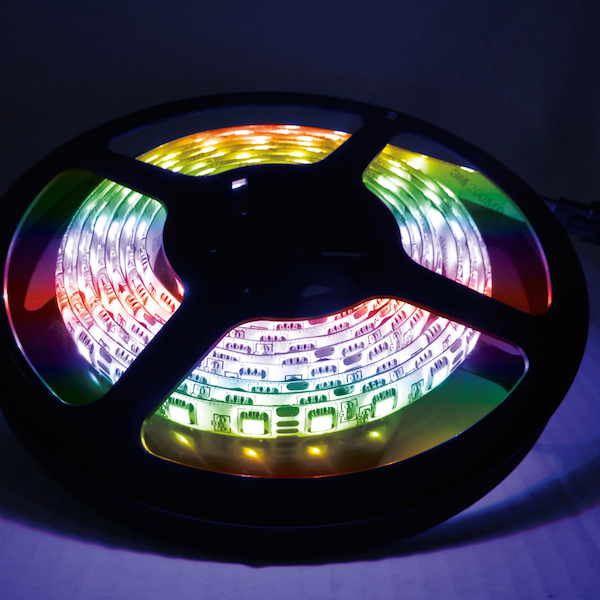 Changez la couleur du bandeau RGB de Vision El sur Domomat