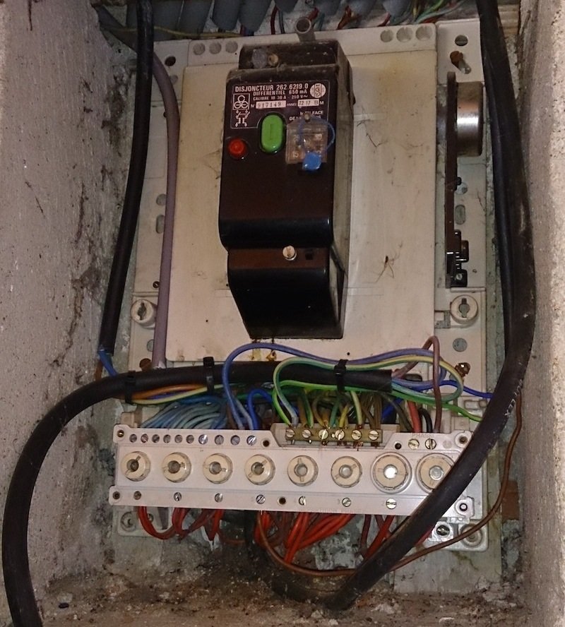 3-tableau-electrique-maison-fusible-tabatiere