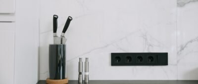 Astuce: Pose d&rsquo;une prise électrique sur carrelage