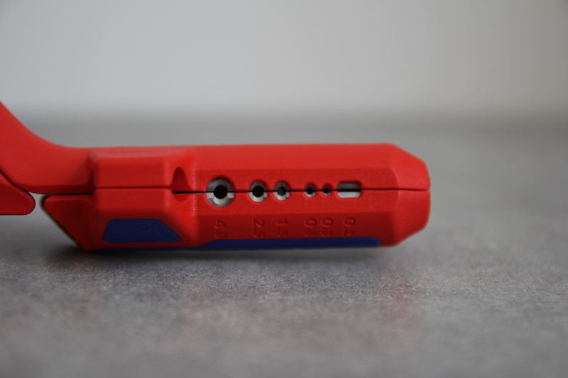 denuder fils electriques knipex ergostrip