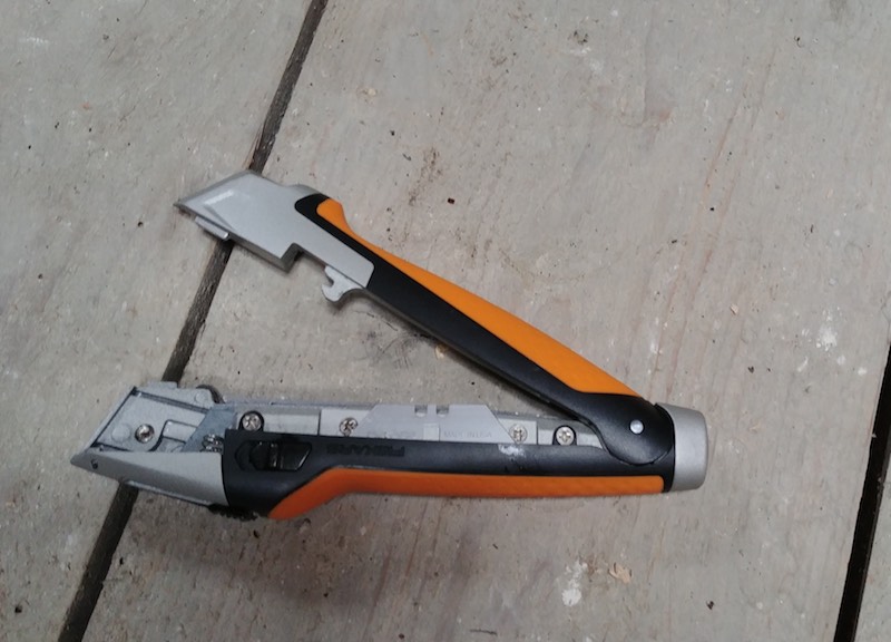 Test scie placo cutter Fiskars Pro, un outil 2 en 1 