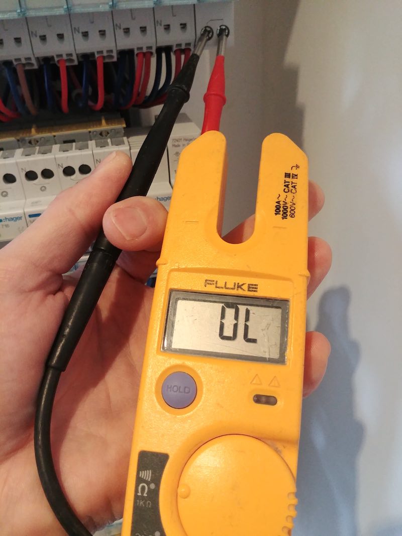 Tester un fil électrique : conseils, étapes et précautions