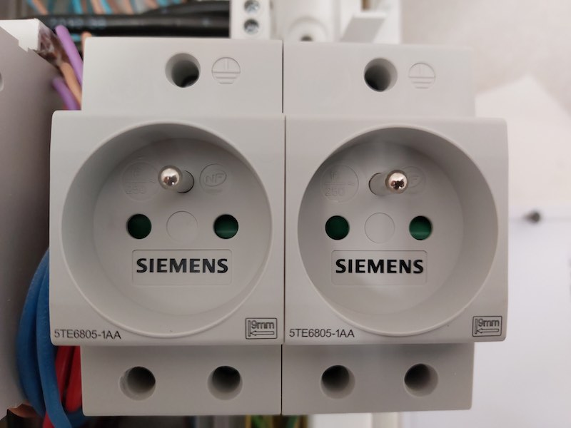 Prises électriques et interrupteurs Legrand, Schneider, Siemens