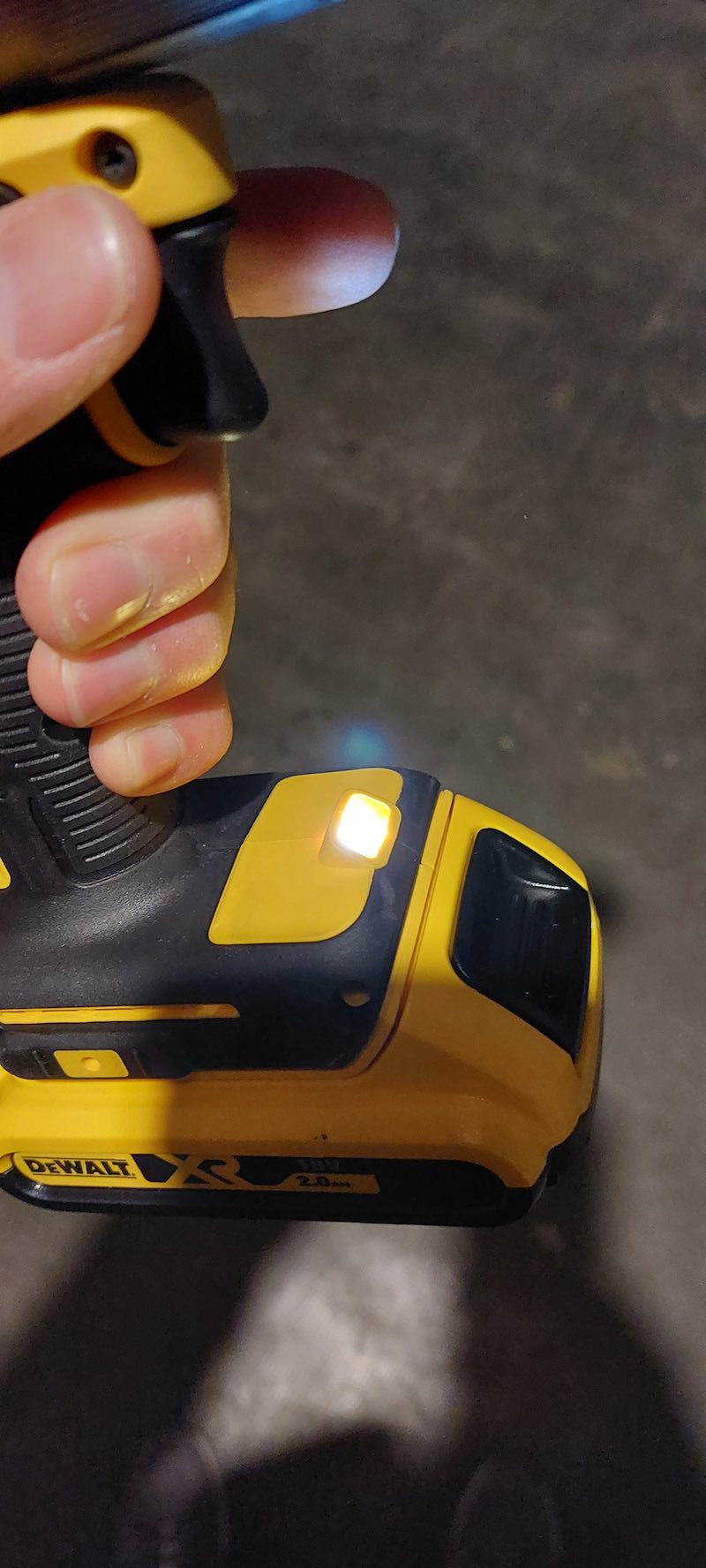 LED sur la visseuse 18V Dewalt