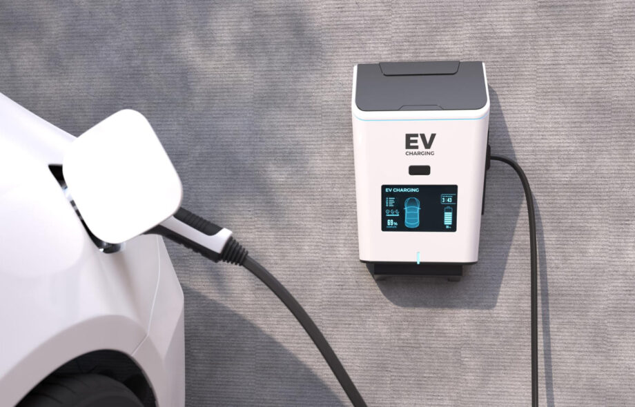 Voiture électrique : Pourquoi installer une borne de recharge chez soi ?