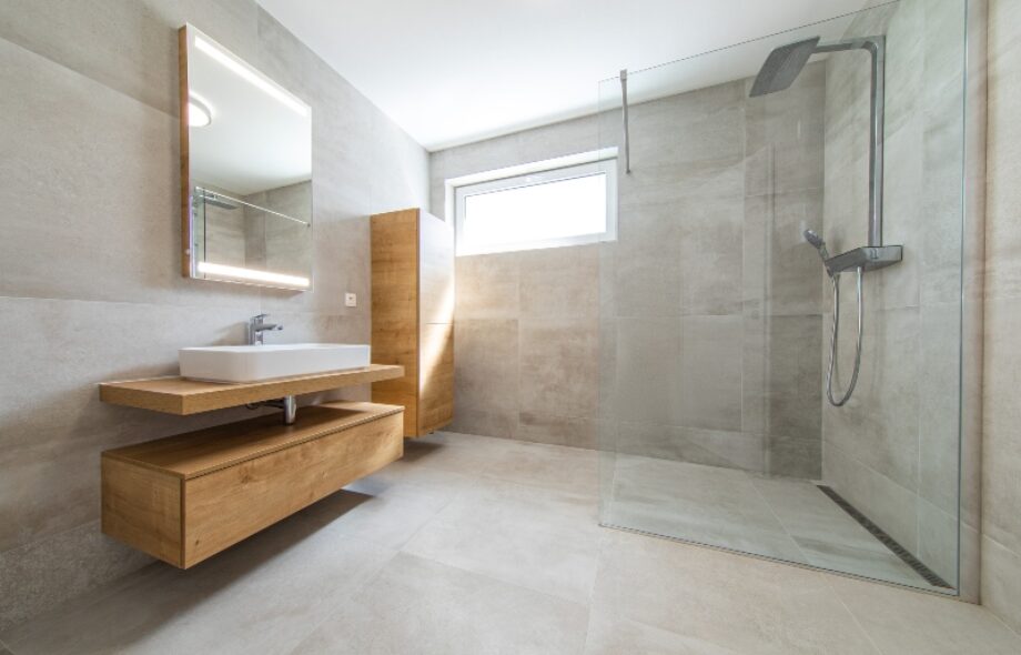 Salle de bain : 5 erreurs électriques à ne surtout pas commettre en rénovation
