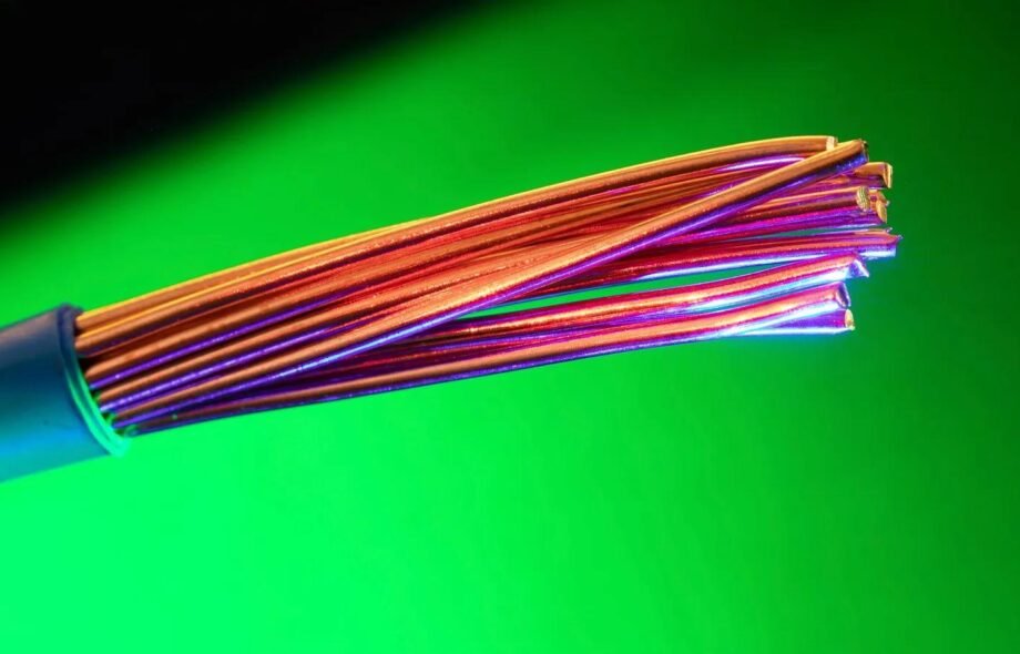 Rénovation électrique : comment gérer la mise à la terre quand le terrain pose problème ?