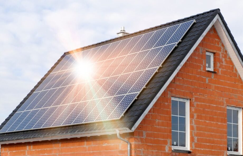 Installateur de panneaux solaires à Chambéry : Devis et aides disponibles