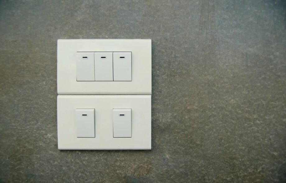 Schéma électrique du permutateur : commander une lumière depuis 3 points ou plus