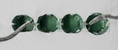 Prises qui ne fonctionnent plus mais le disjoncteur n&rsquo;a pas sauté : que faire ?