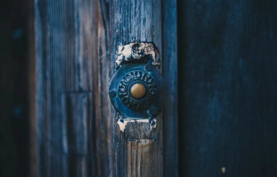 Comment brancher une sonnette (carillon filaire) ?